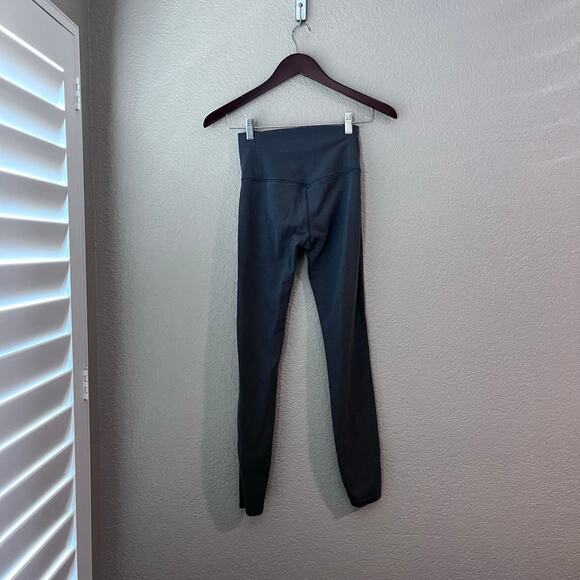 Vuori Bayview Women’s Thermal Leggings Waffle Gray Logo XS Waistband - Picture 6 of 8